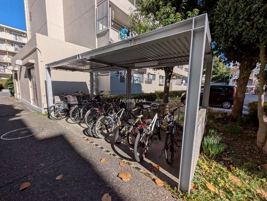 新蓮根団地12号棟 　駐輪場